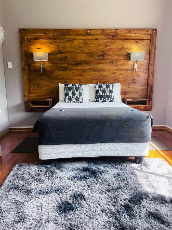 فندق Madeira Bed كوينزتاون المظهر الخارجي الصورة