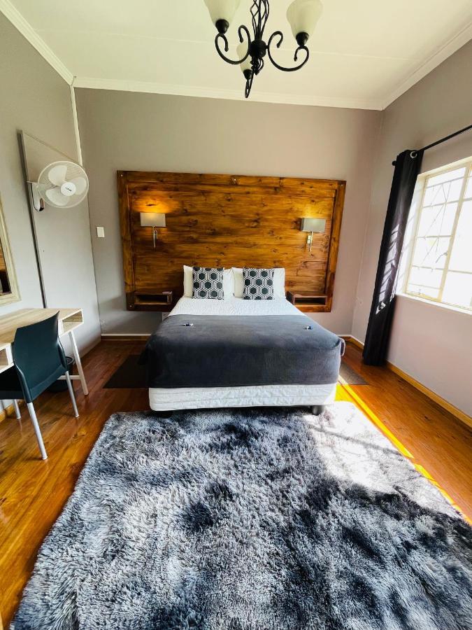 فندق Madeira Bed كوينزتاون المظهر الخارجي الصورة
