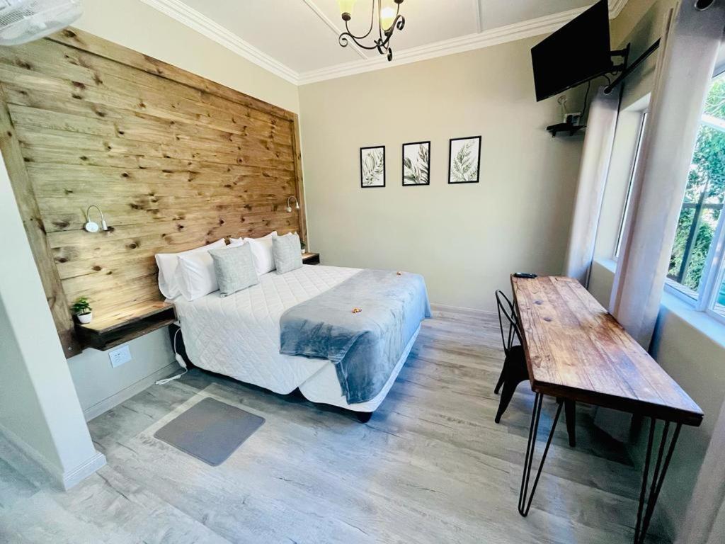 فندق Madeira Bed كوينزتاون المظهر الخارجي الصورة