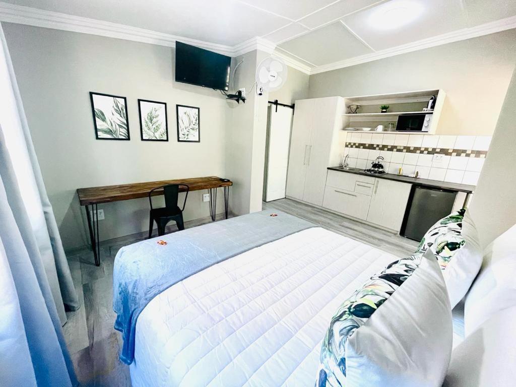 فندق Madeira Bed كوينزتاون المظهر الخارجي الصورة