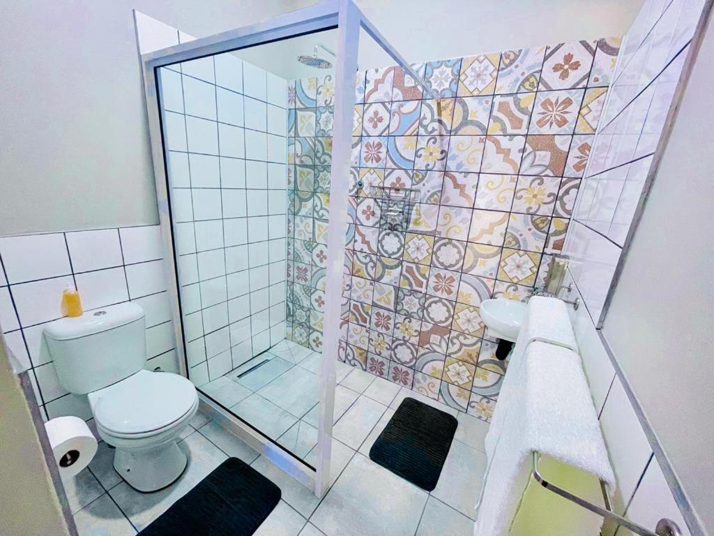 فندق Madeira Bed كوينزتاون المظهر الخارجي الصورة