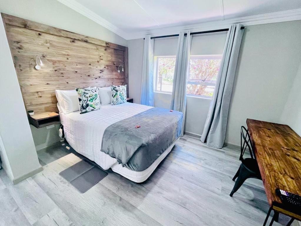 فندق Madeira Bed كوينزتاون المظهر الخارجي الصورة